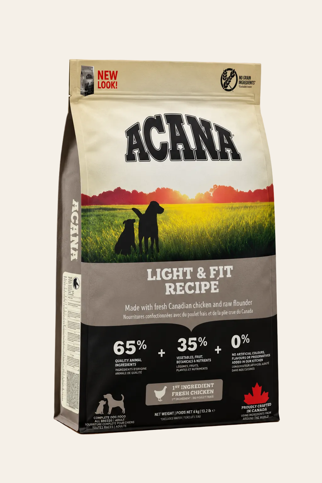 ACANA Light & Fit graanvrij hondenvoer met verse kip voor volwassen honden, verpakking van 6 kg op een beige achtergrond