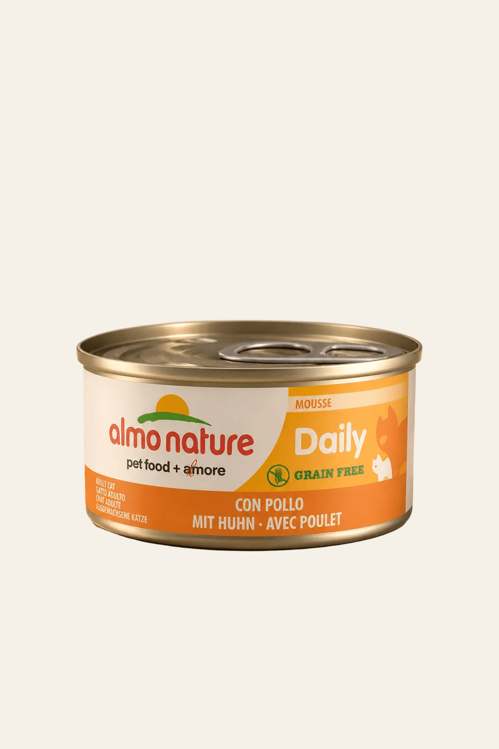 Almo Nature Daily Menu graanvrije kattenmousse met kip in oranje-wit blikje van 85 gram, op beige achtergrond met bladschaduw.