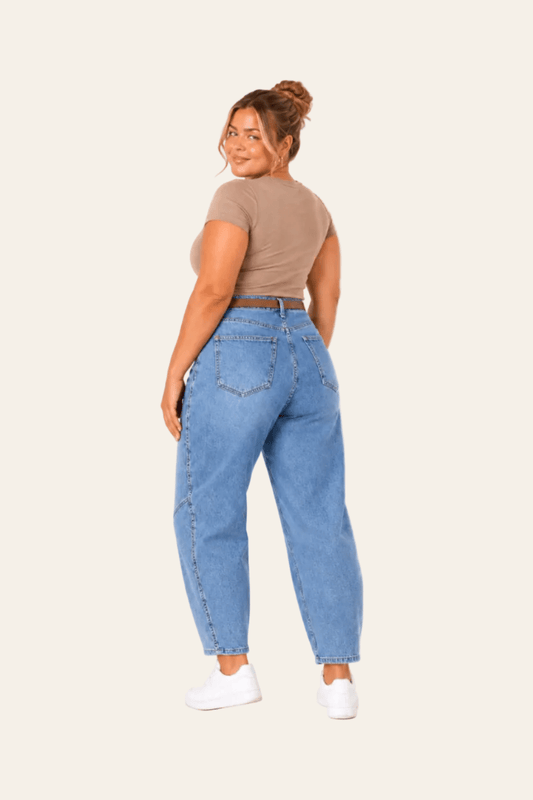 Women's high-waisted balloon jeans with belt