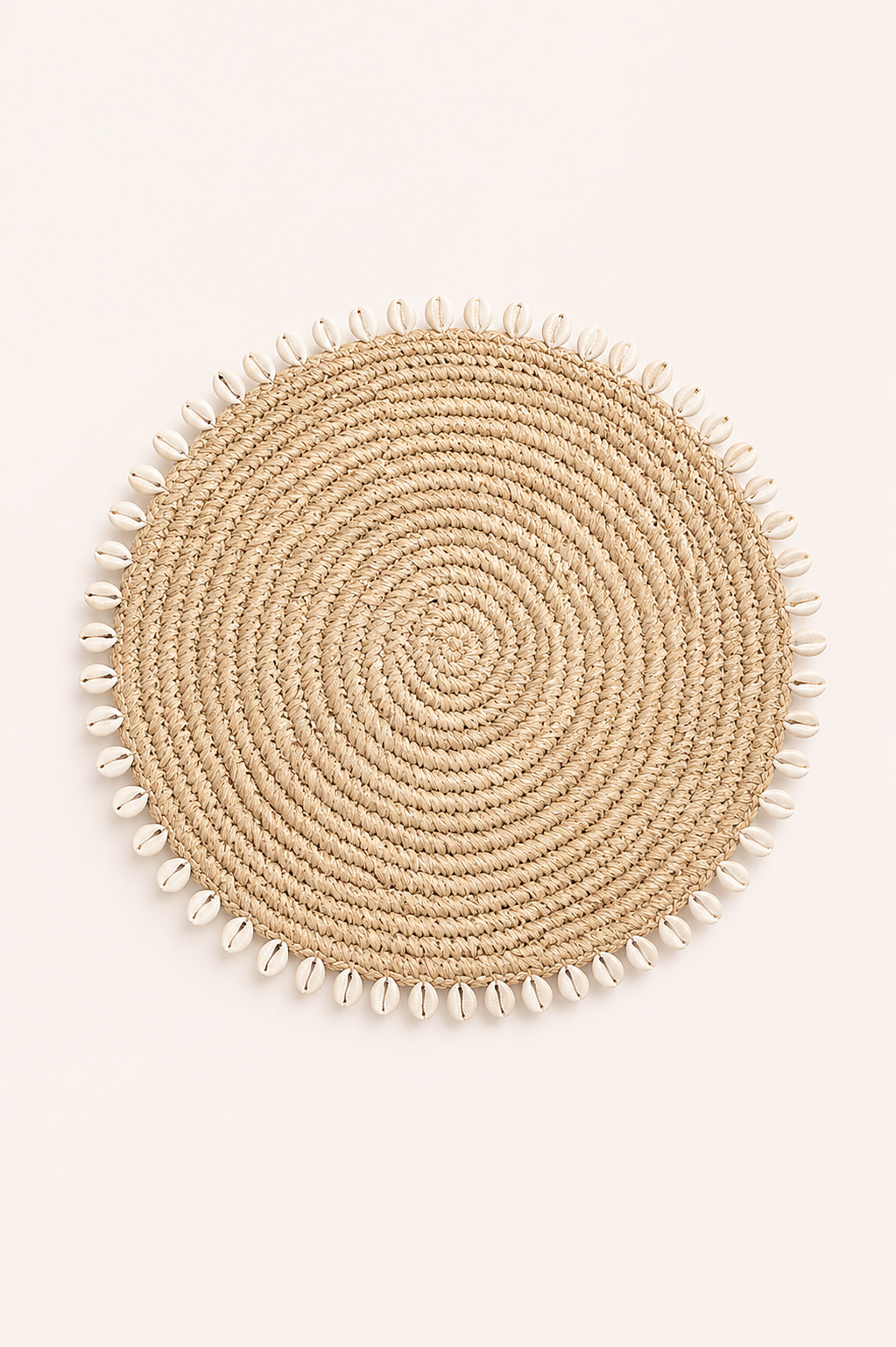 Pannenonderzetter raffia met kauri schelpen naturel