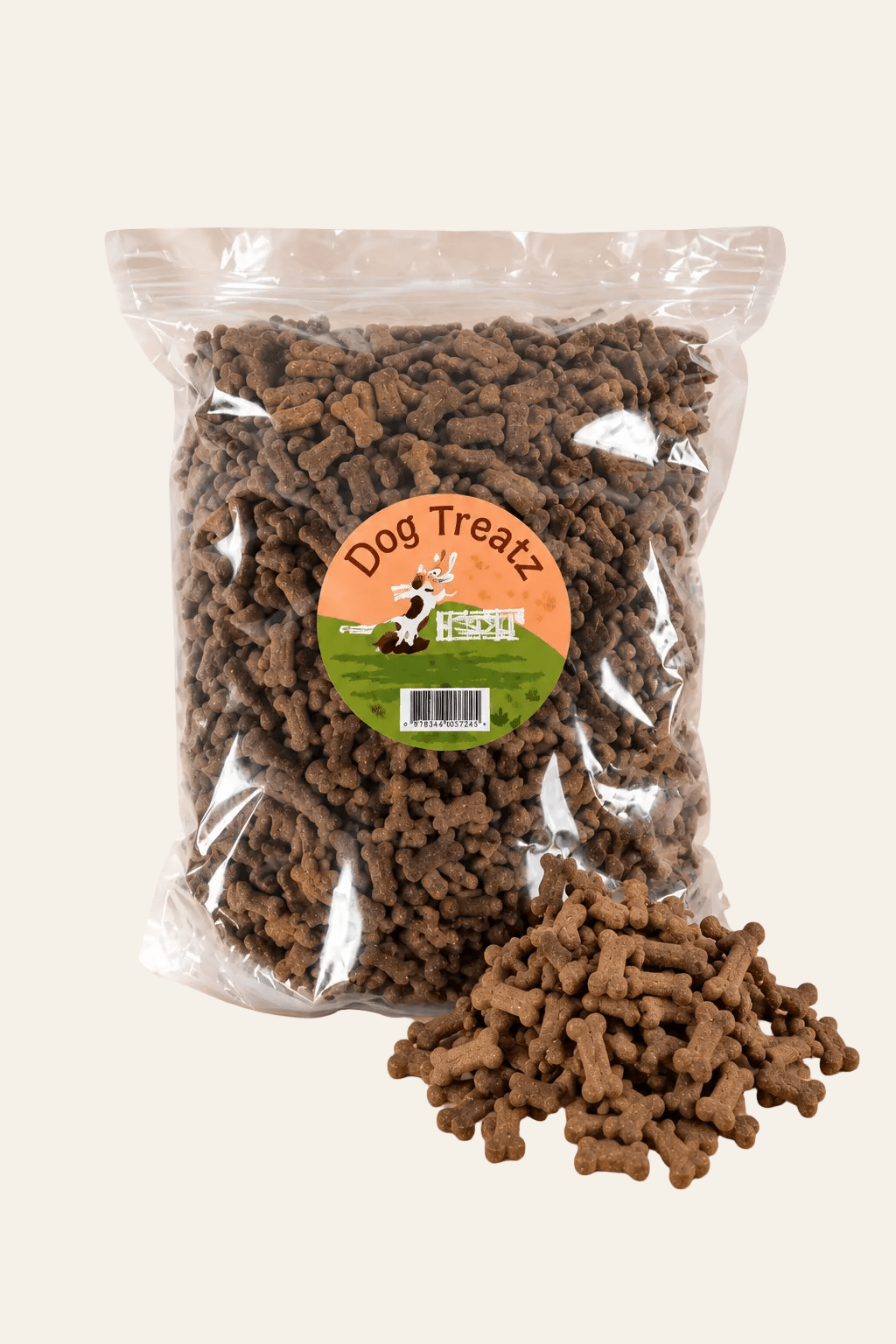 Dog Treatz gerookte hondenkluifjes 2,5 kg in transparante zak met rond etiket, kleine bruine beloningssnoepjes op beige achtergrond.