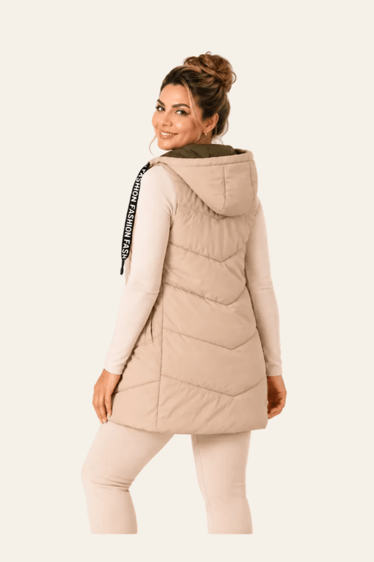 Achteraanzicht van dubbelzijdig gewatteerd damesgilet.
