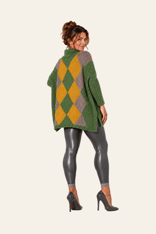 Achteraanzicht van multicolor LMB Boutique poncho-coltrui met ruimvallende pasvorm.