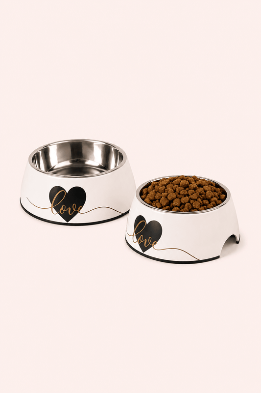 Neandno melamine voerbak in roestvrijstalen tweedelig set met hartvorm print op lichtbeige achtergron product foto