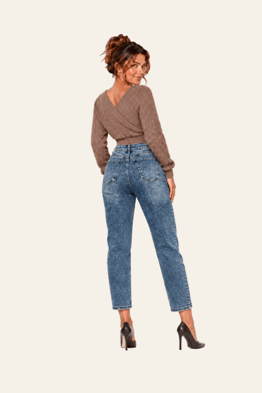 Achteraanzicht van marineblauwe LMB Boutique slim fit damesjeans met achterzakken.