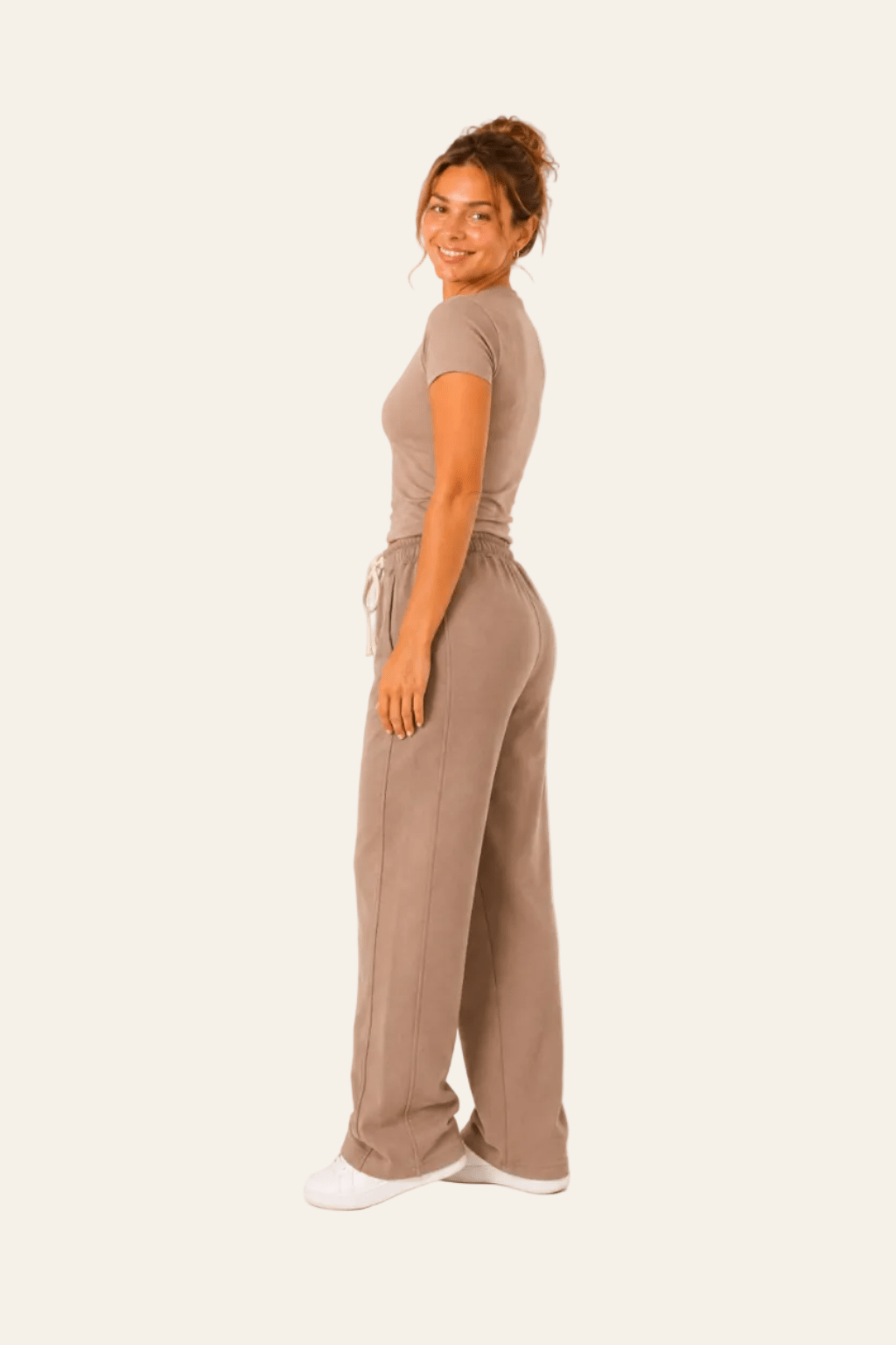 Wide-leg high-waisted jogging bottoms