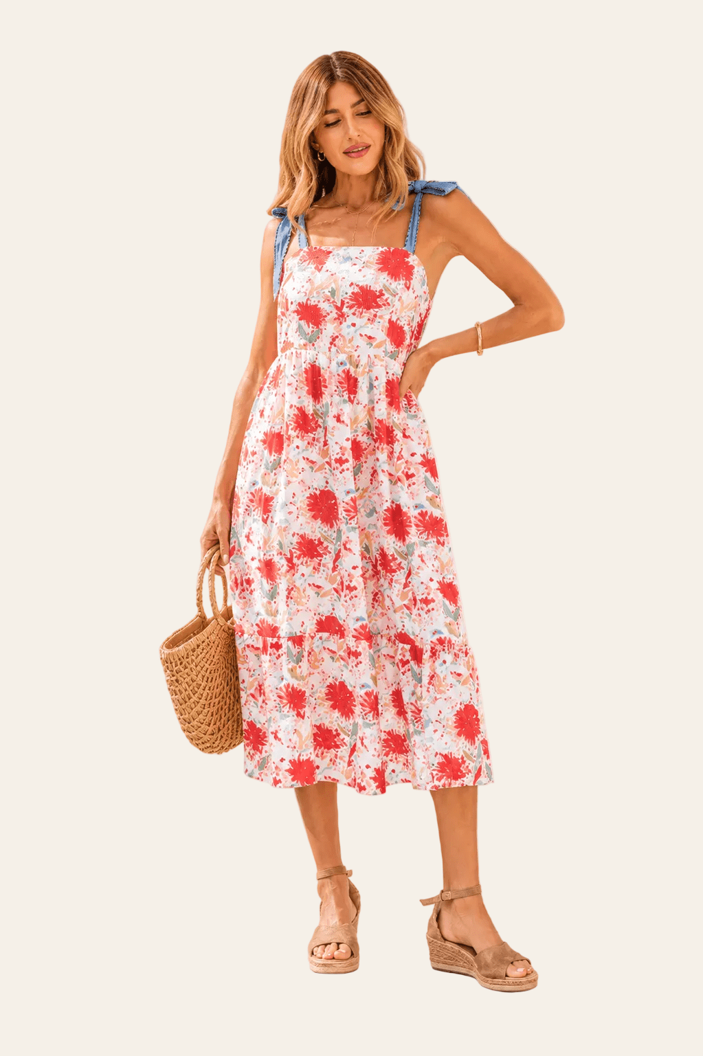 Vestido con estampado floral, talle alto y tirantes de mezclilla