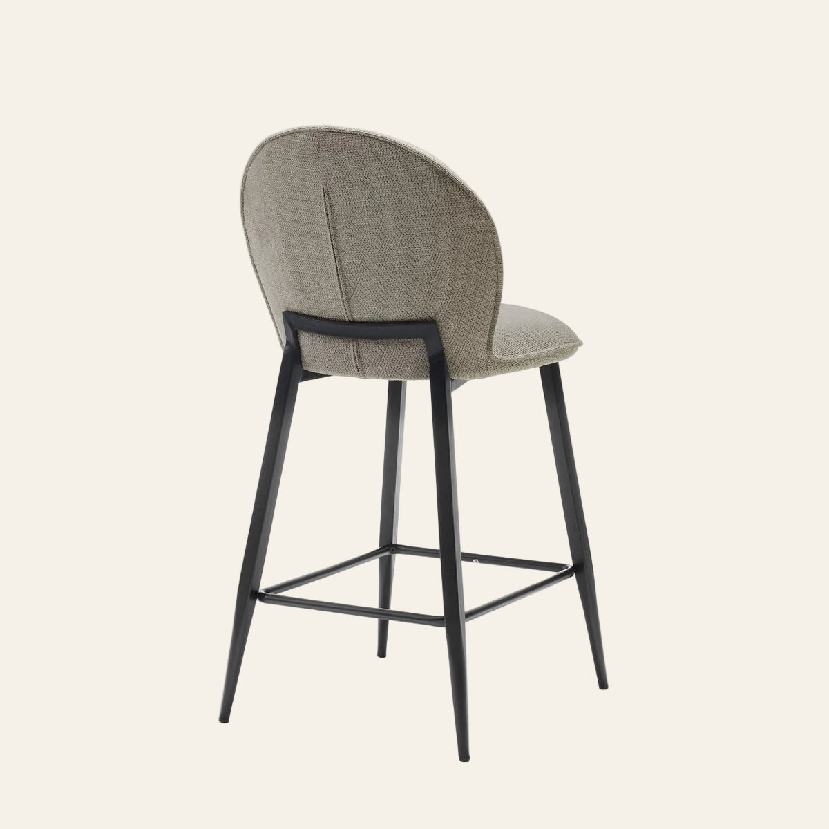 Cuba barkruk in beigekleur, achteraanzicht met afgeronde rugleuning.