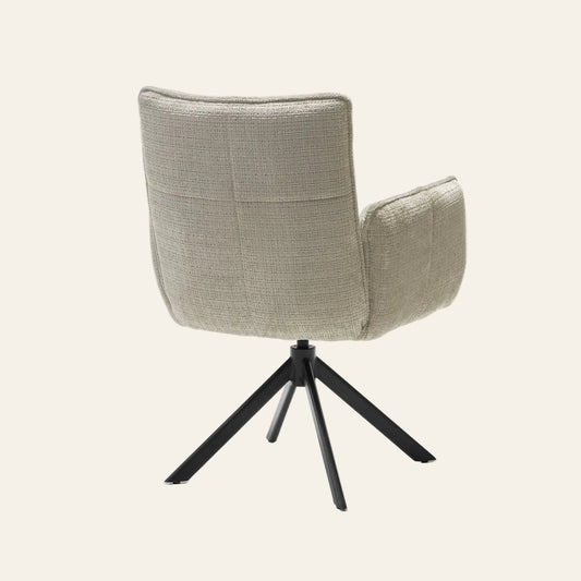 Nova draaibare armstoel in ecrukleur met pocketvering, achteraanzicht met ergonomisch gevormde zitting en rugleuning.