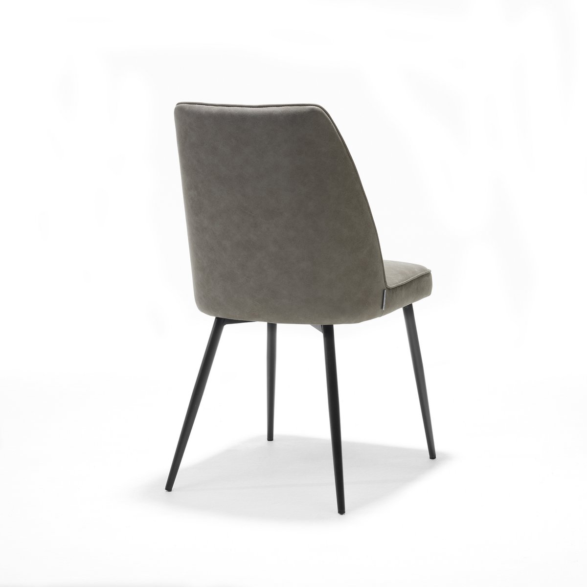 Comfortabele stoel in zwart met pebble bekleding