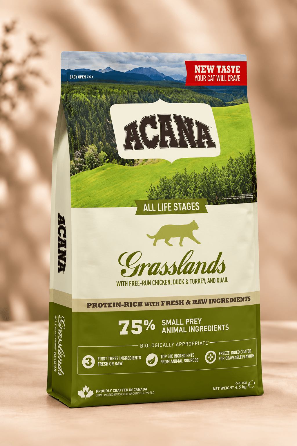 Acana Grasslands graanvrije kattenbrokken 4,5 kg in groen-witte zak met landschap, complete kattenvoeding met vlees en vis.