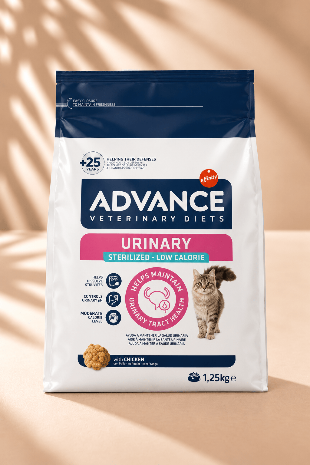 Advance Veterinary Urinary Sterilized kattenvoer 1,25 kg, witte zak met donkerblauwe bovenzijde en roze urineweglabel.