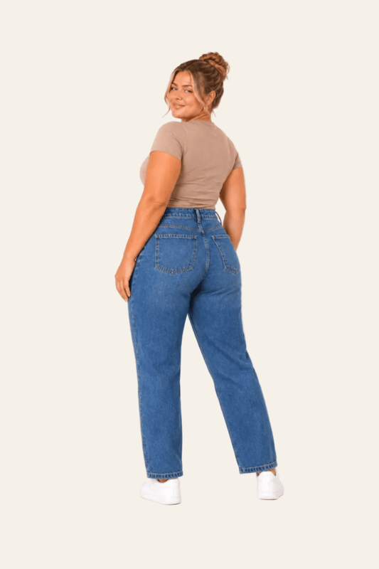 Women's high-waisted jeans with a modern balloon fit
