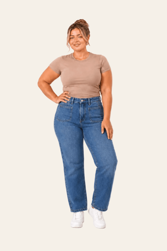 Women's high-waisted jeans with a modern balloon fit
