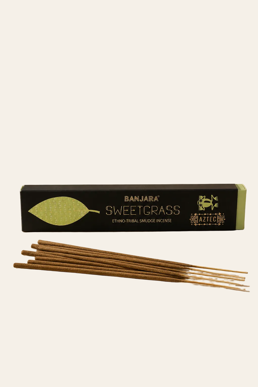 Banjara sweetgrass spirituele wierookstokjes op een beige achtergrond als productfoto
