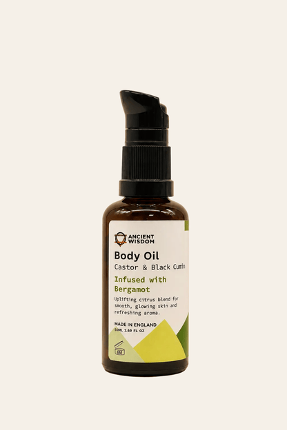 Biologische bodyolie met bergamot geur 50ml in een bruin transparant flesje met zwarte spuitknop als productfoto