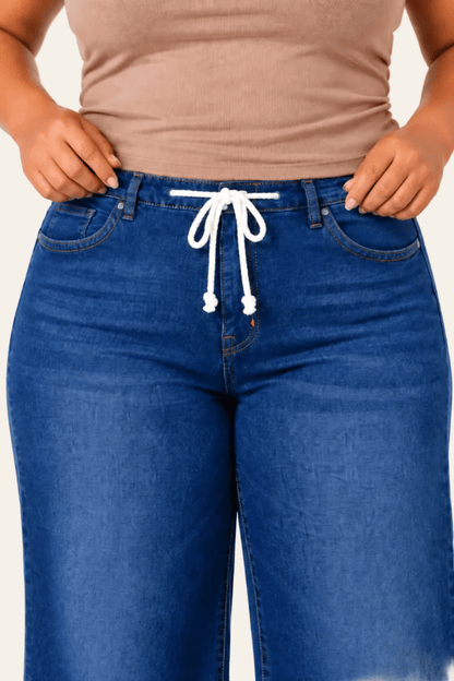 Blauwe gebleekte jeans met vetersluiting