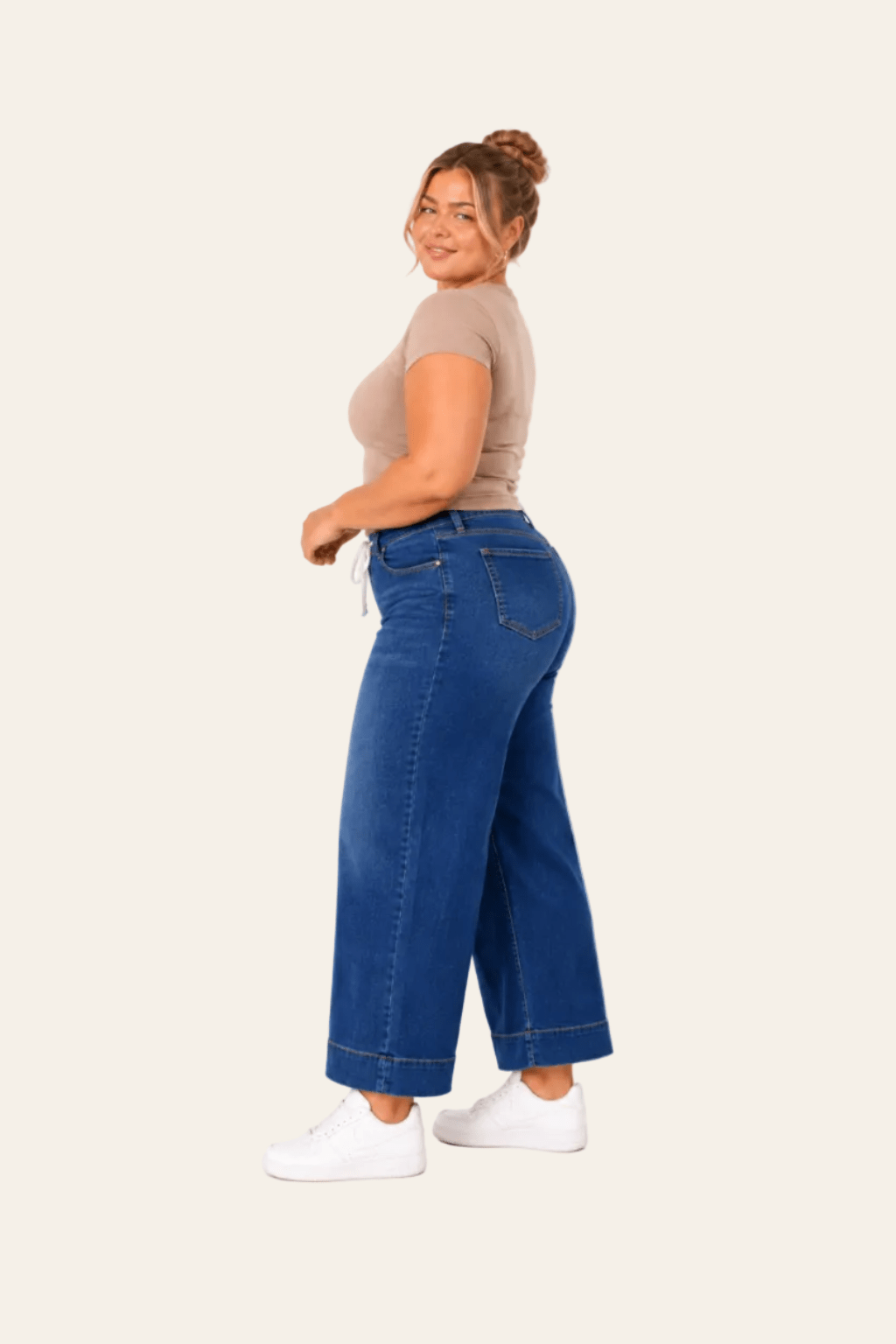 Blauwe gebleekte jeans met vetersluiting