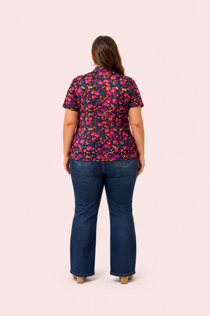 Roze gebloemde top met korte mouwen