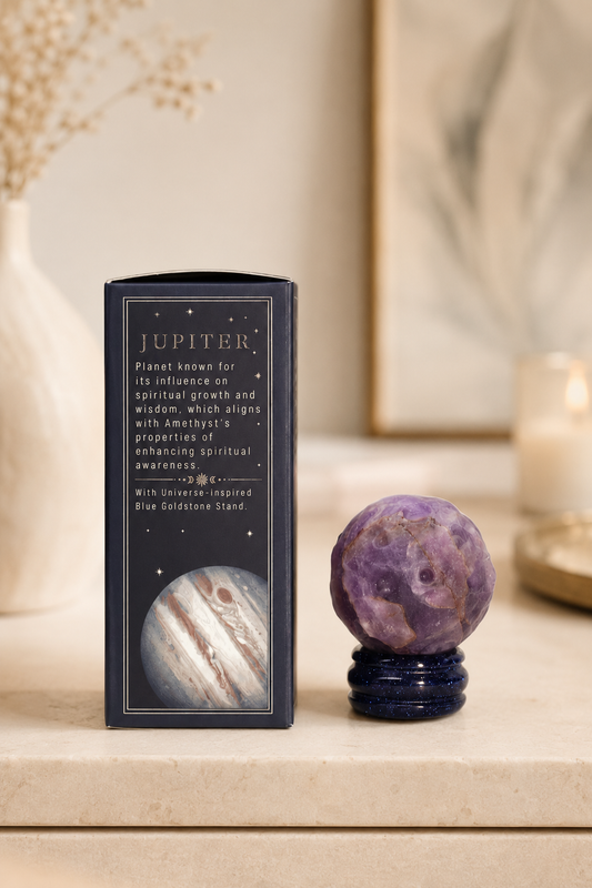 Amethist planeet op goudstenen standaard Jupiter