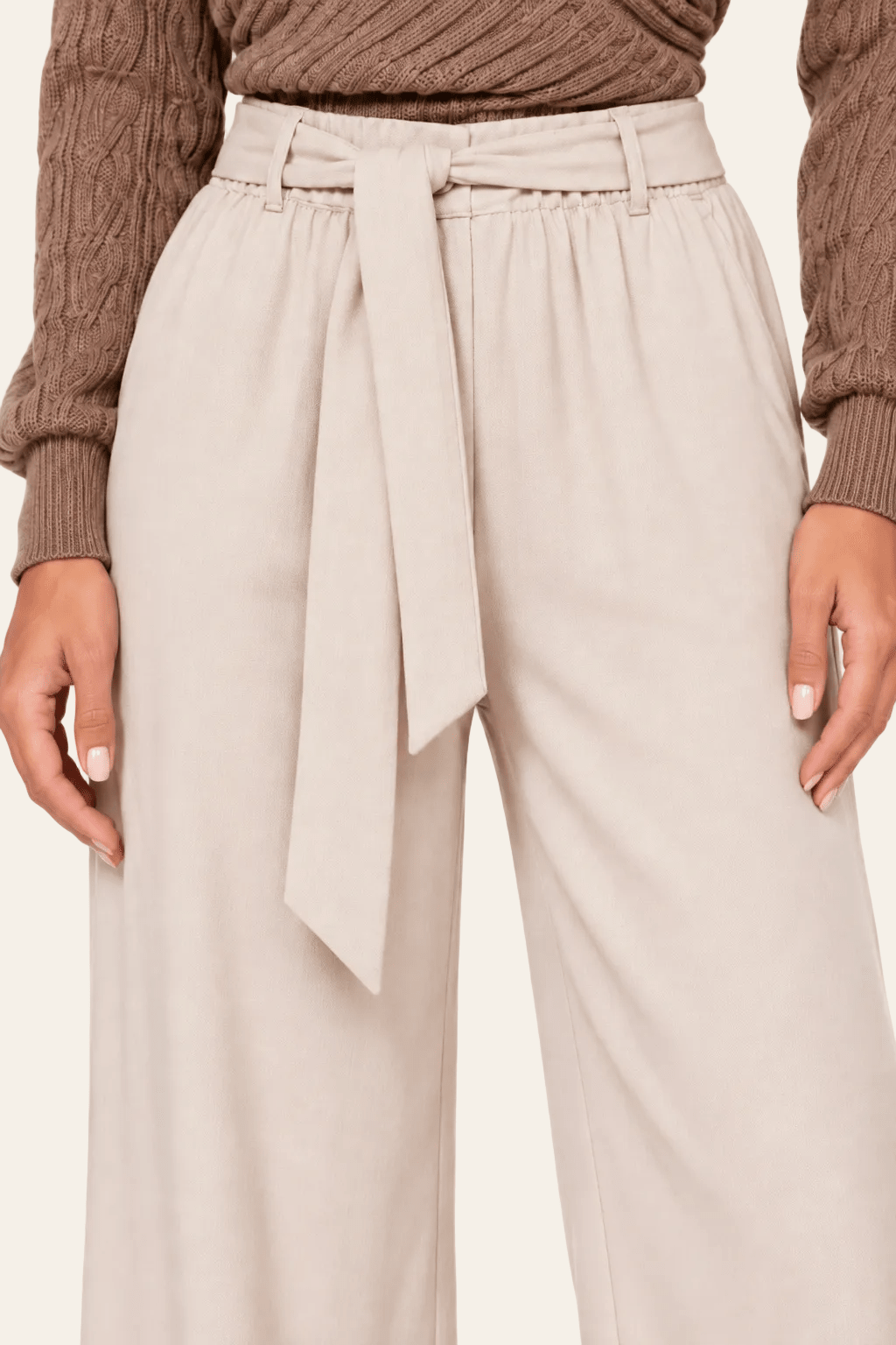 Pantalon large confortable avec ceinture à nouer