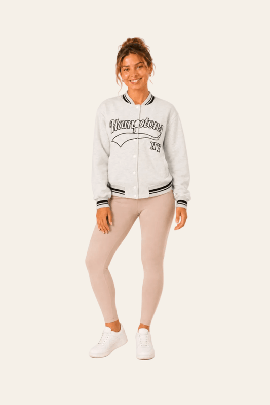 Dames bomberjas met drukknopen, borduurwerk, patches en steekzakken