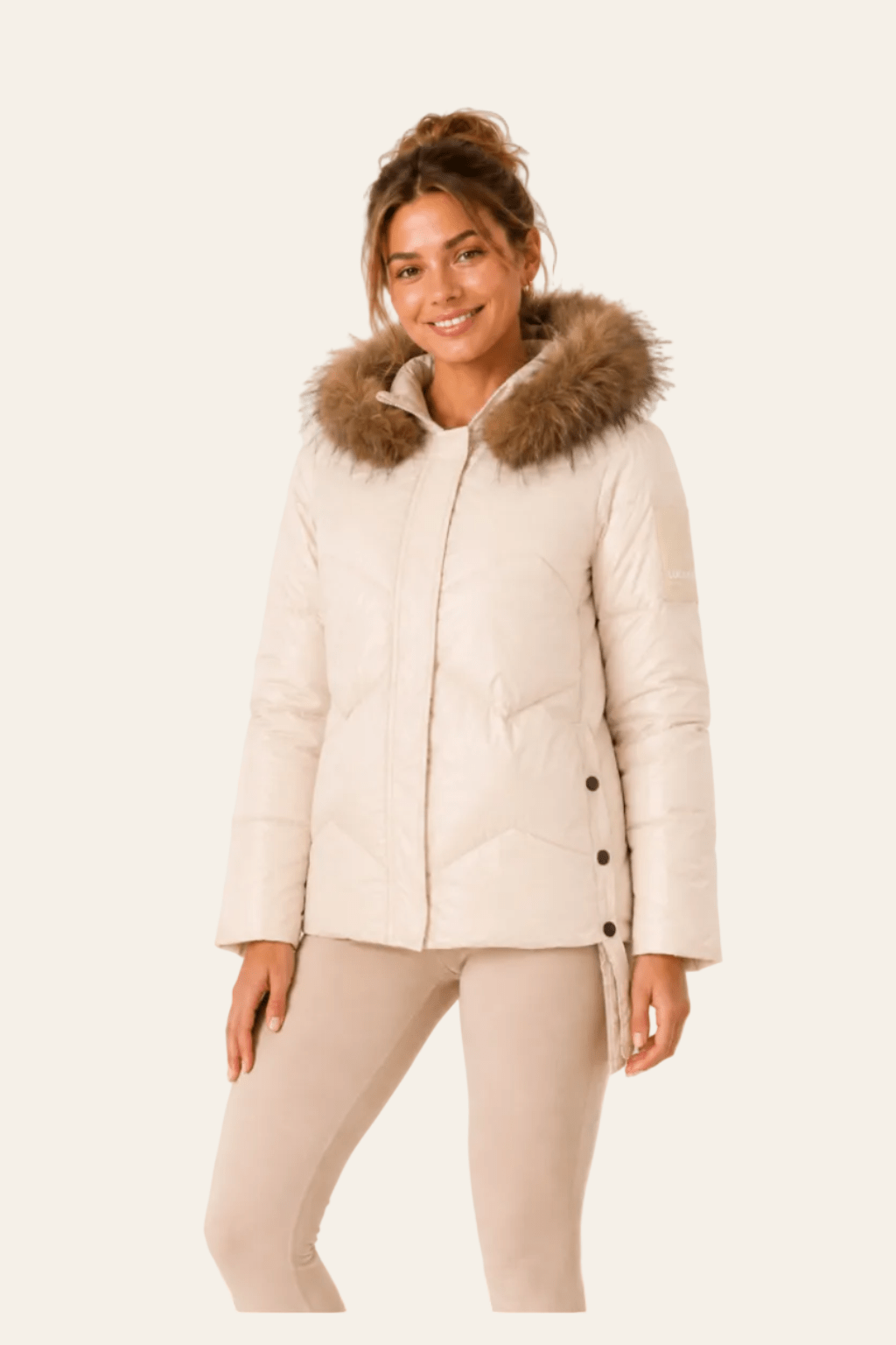 Dames donsjas met bontdetail capuchon
