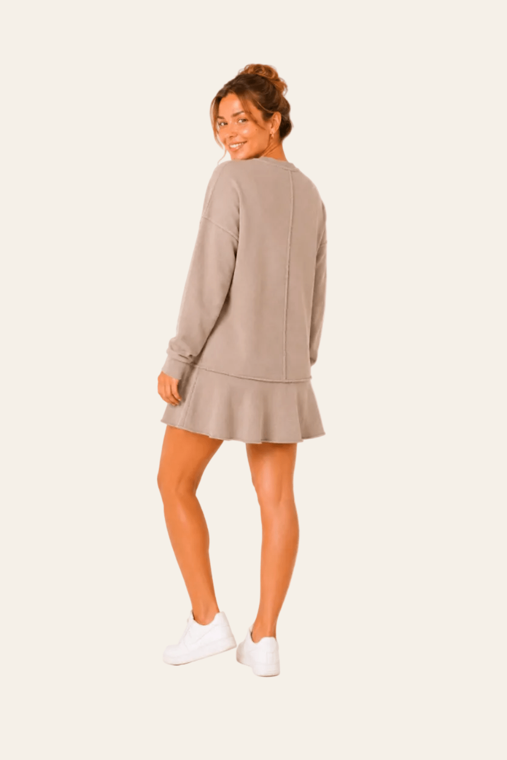 Women's sweatshirt dress with ruffles and side pockets
