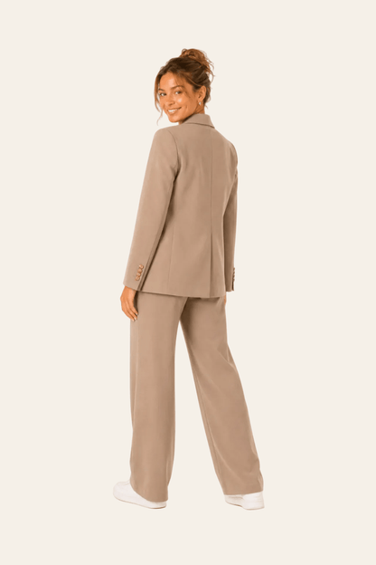 Women's suit with blazer and straight-leg trousers
