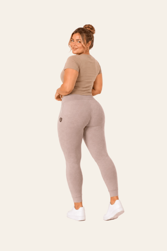 Casual women's track pants with tapered legs and side pockets