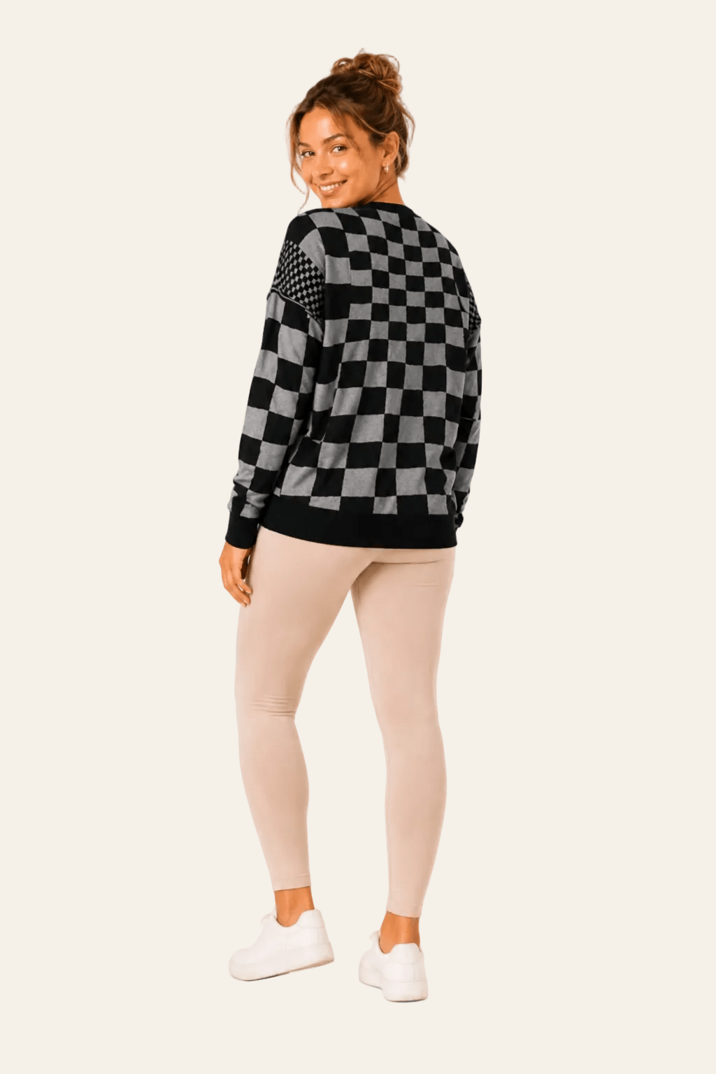 Women's jumper with diamond pattern and round neck