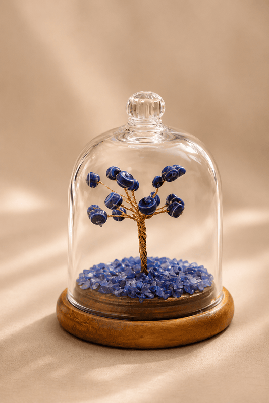 Decoratieve edelsteenboom met beschermend boze oog in glazen stolp