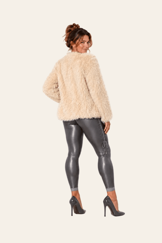 Achteraanzicht van kort LMB Boutique damesjasje van geweven polyester.
