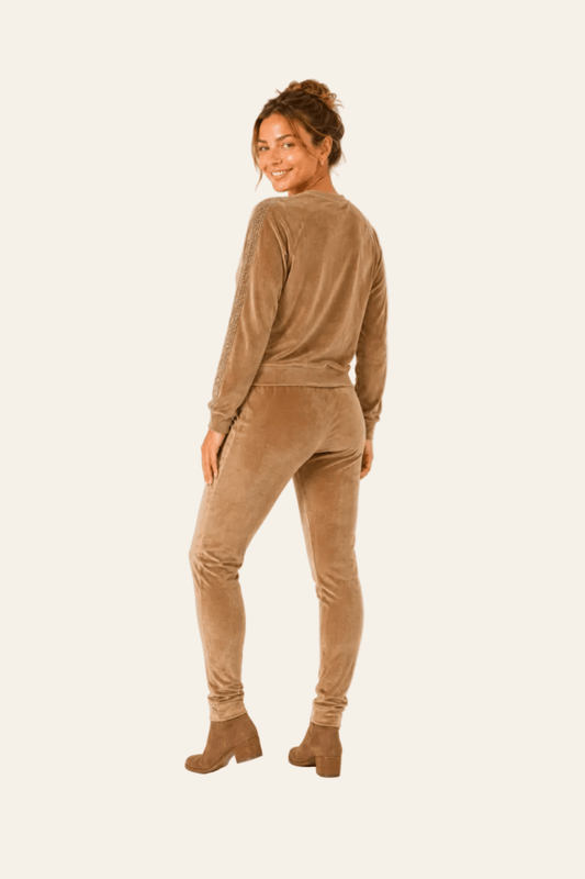 Elegante velours damesset met ronde hals en strassdetails