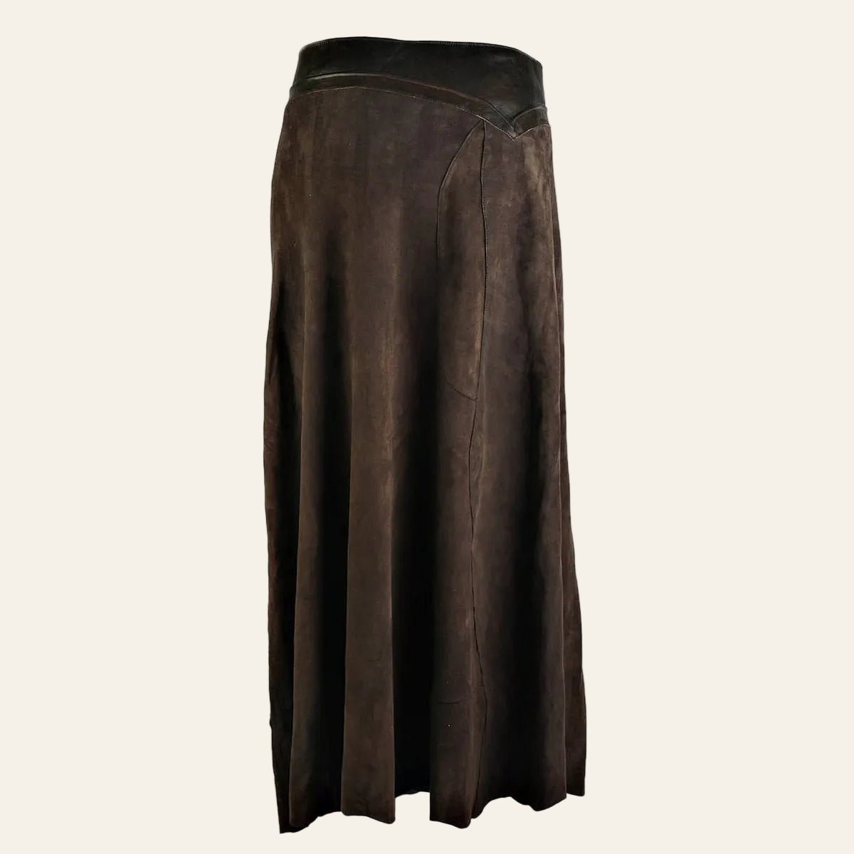 Enkellange overslagrok van suede met leren tailleband