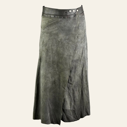 Enkellange overslagrok van suede met leren tailleband