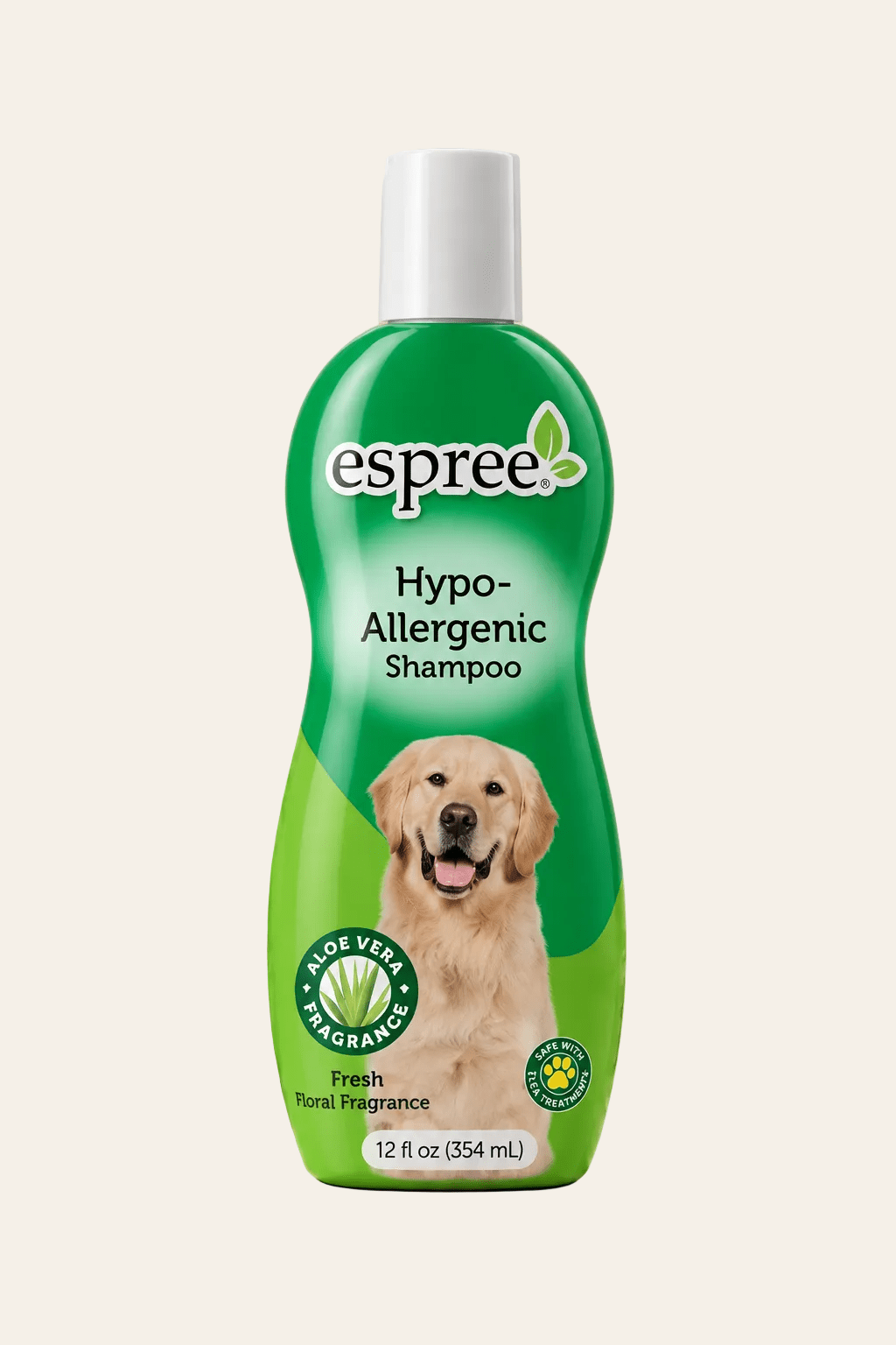 Espree hypoallergene hondenshampoo in groene flacon met witte dop, aloë vera en afbeelding van een golden retriever, 355 ml.