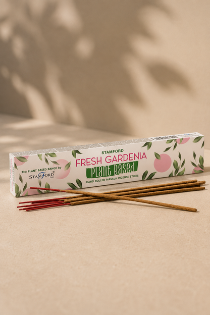 Gardenia natuurlijke wierookstokjes op een lifestyle achtergrond in het beige