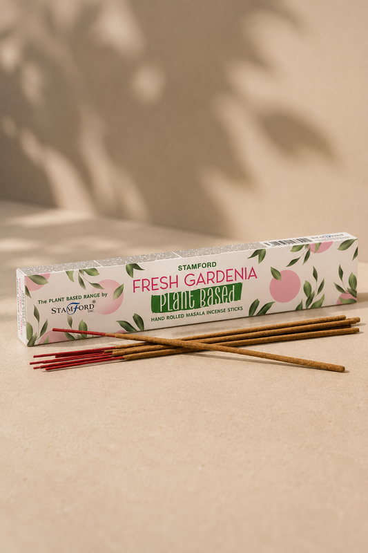 Gardenia natuurlijke wierookstokjes op een lifestyle achtergrond in het beige