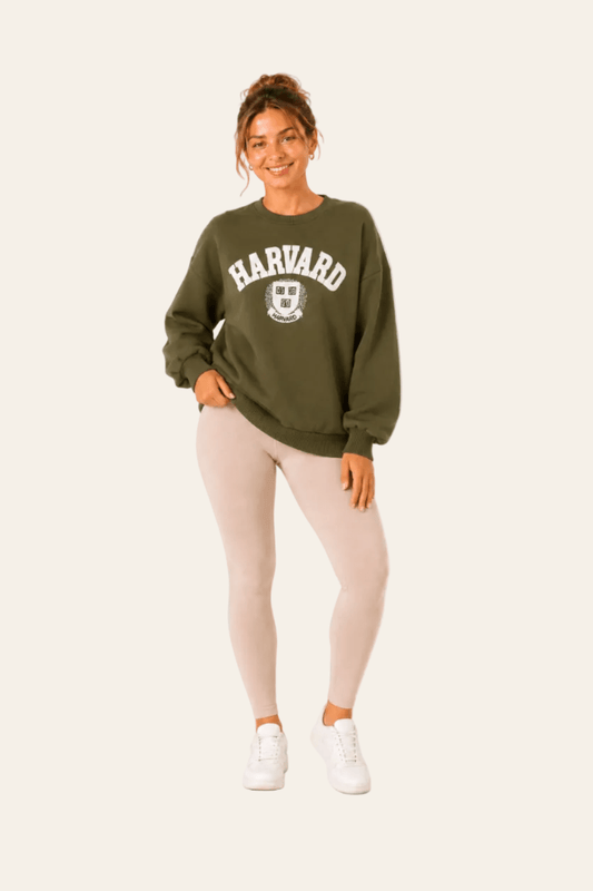 Gevoerde dames sweater met ronde hals, opvallende teksten en decoratieve patches