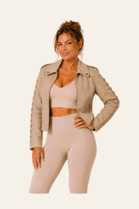 Gimme kortere dames street style jas met vetersluiting op de mouwen