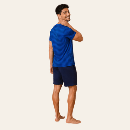 Henderson herenshortama in blauwkleurig streeppatroon met marineblauwkleurige short, achteraanzicht