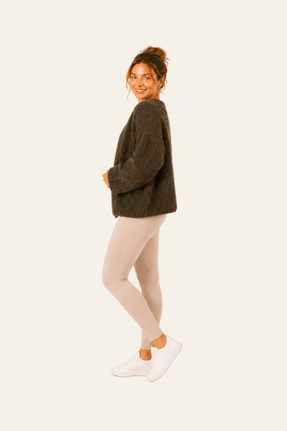 Lightweight women's cardigan with puff sleeves, no closure