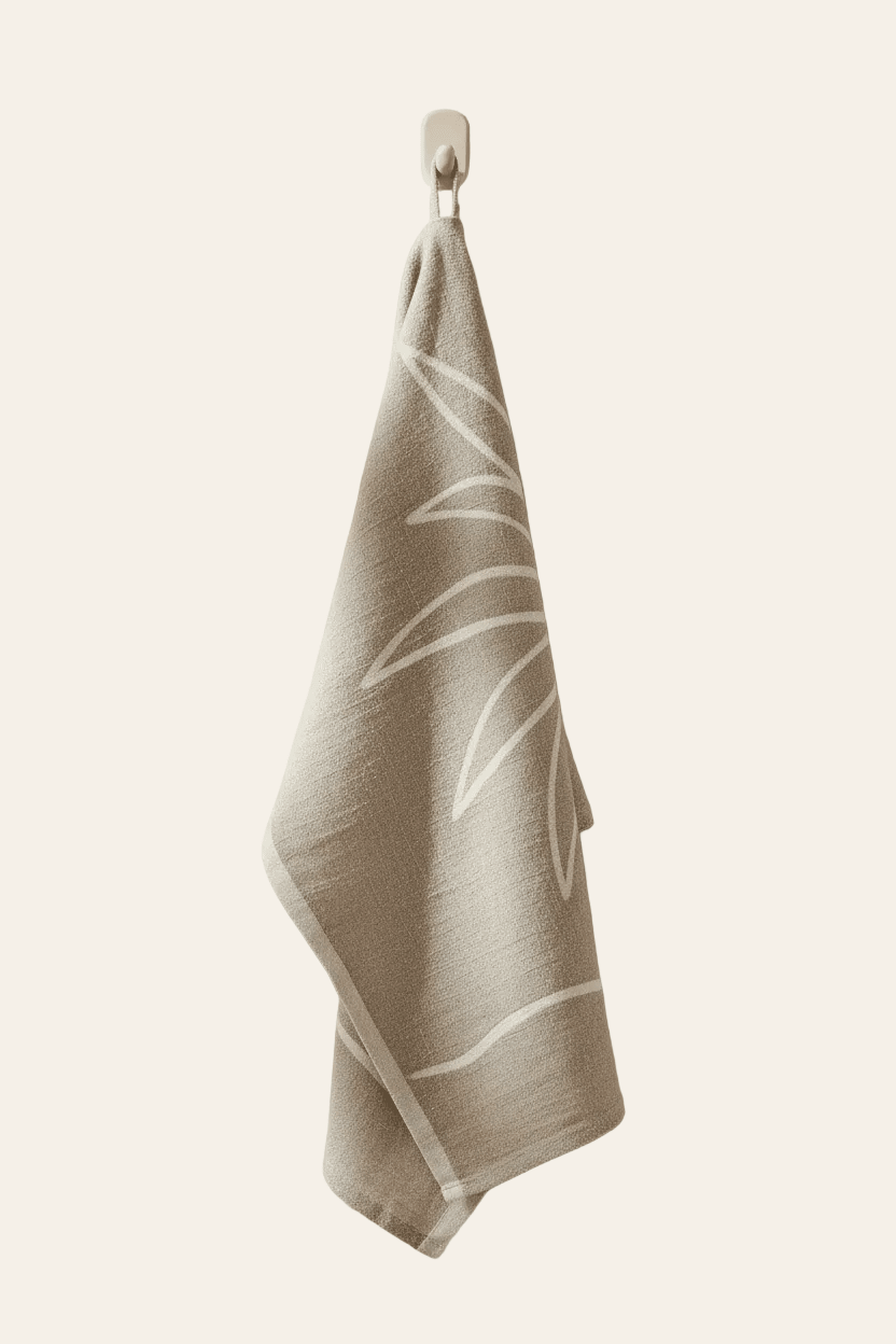 Linnen keukenhanddoek palmboom hangend aan een hanger