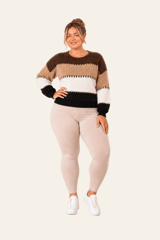 Loose-fitting women's jumper with a round neck and striped pattern
