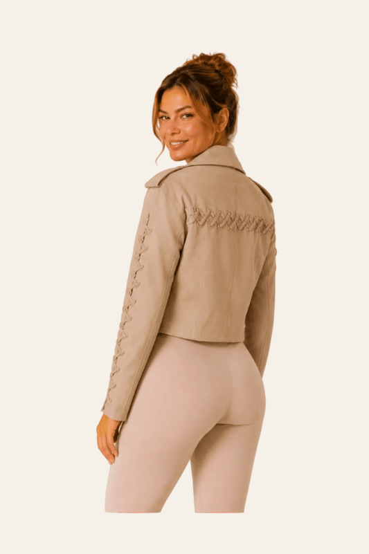 Gimme kortere dames street style jas met vetersluiting op de mouwen