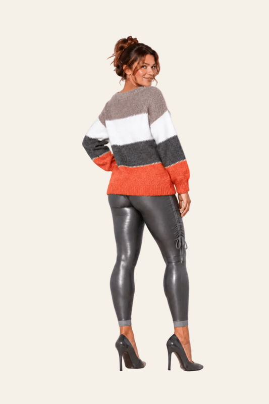 Achteraanzicht van multicolor LMB Boutique ruimvallende damestrui met lange mouwen.