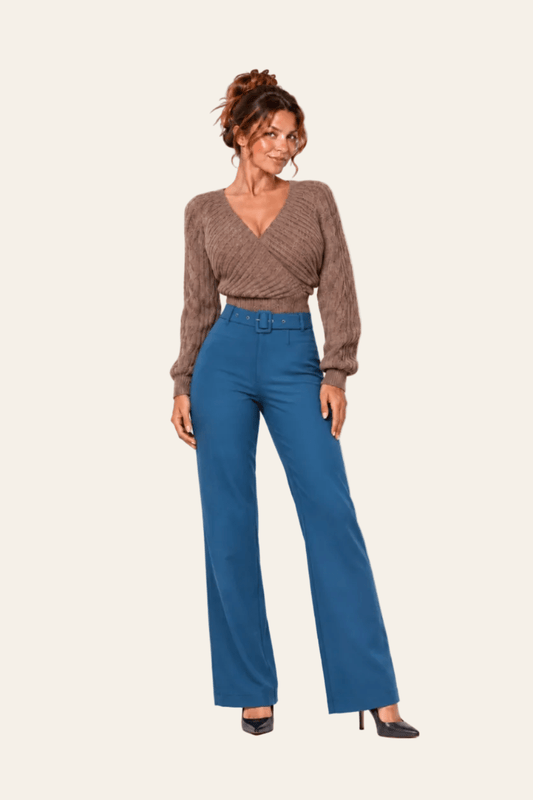 Vooraanzicht van marineblauwe LMB Boutique stoffen damesbroek met hoge taille en lange broeklijn.