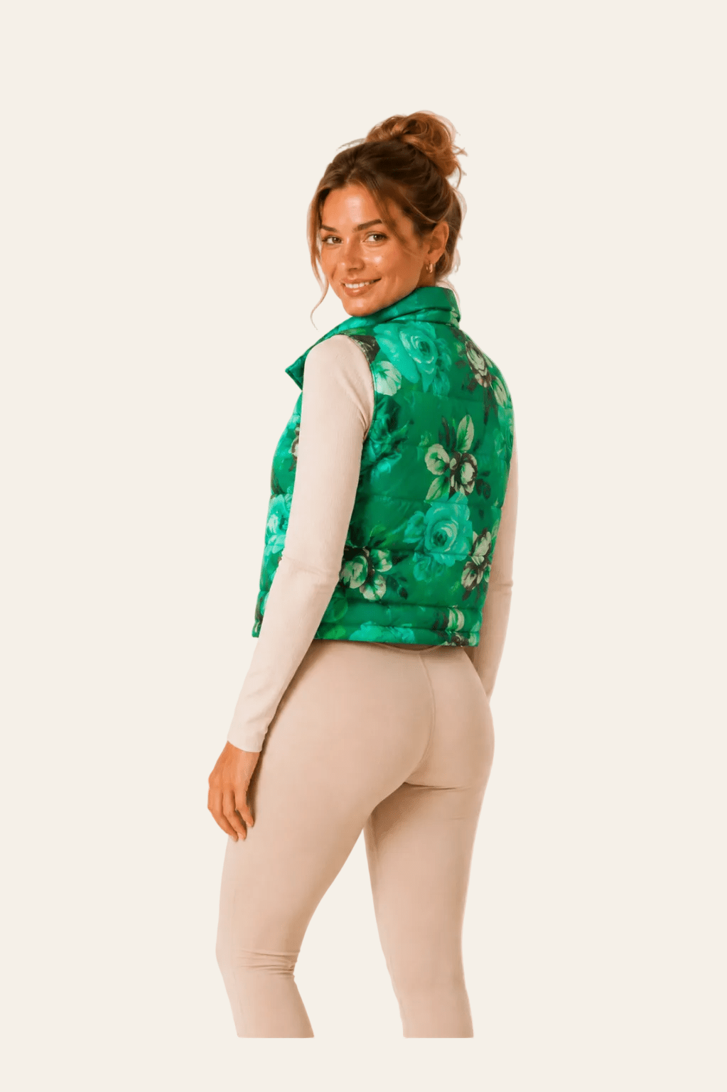 Relevance kort gewatteerd dames gilet met een kleurrijke bloemenprint