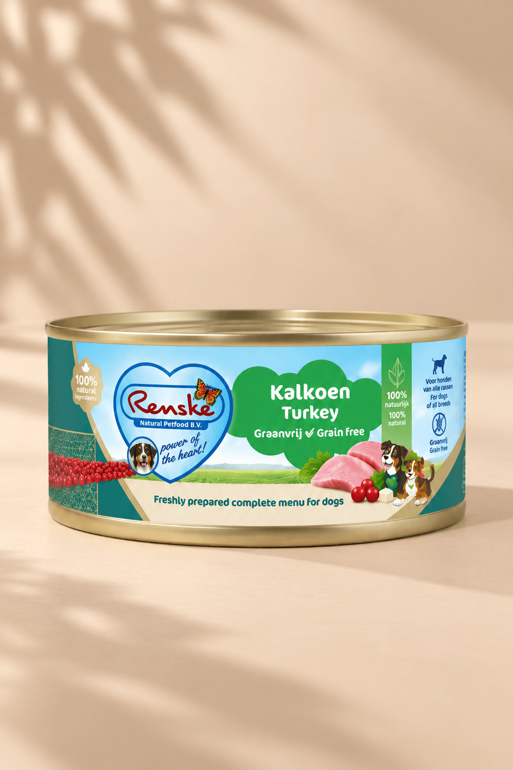 Renske Vers Vlees Kalkoen Graanvrij 24 x 95 g, hondenvoer in blikjes met 55% kalkoen, cranberries, pompoen en wortelen.